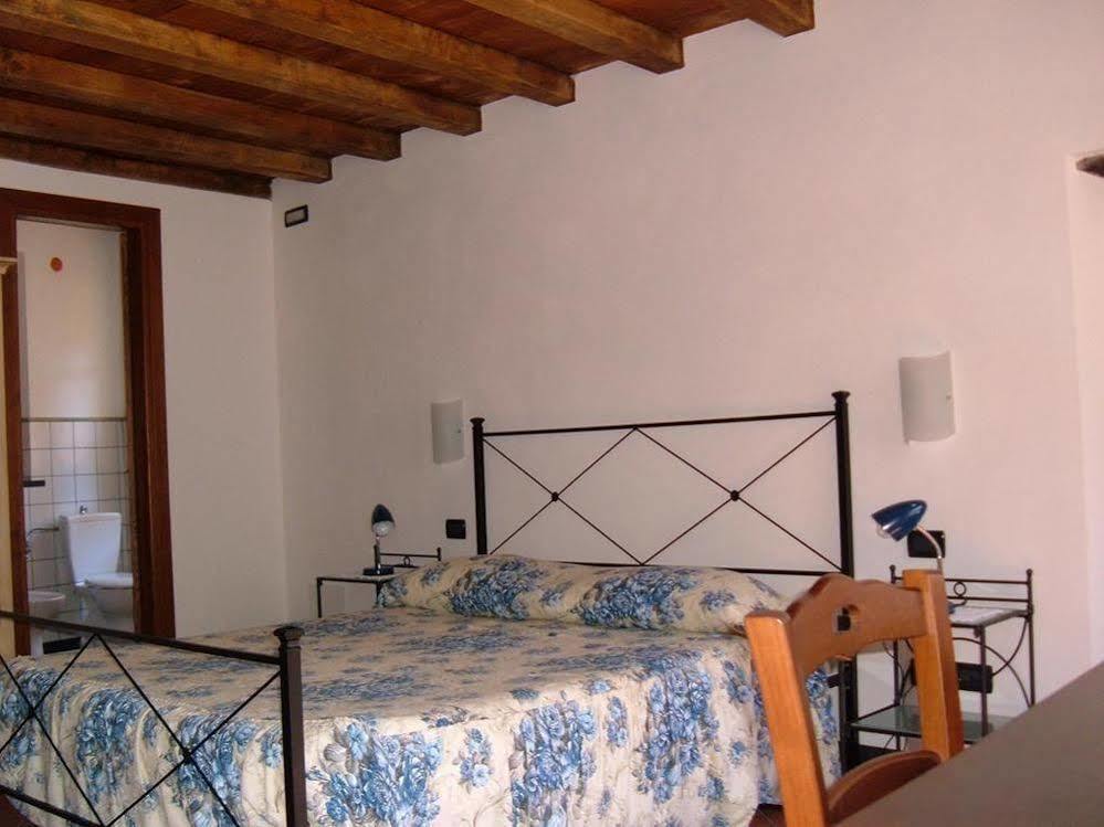 La Meridiana Casale 피뇨네 외부 사진